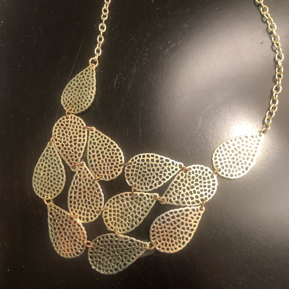 Gold tone teardrop design bib necklace